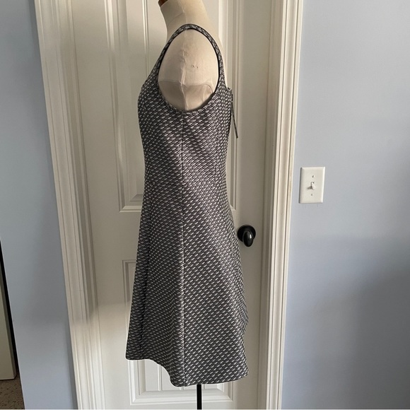 NWT Theory 10 Circuit Knit Grey ‘Trekana’ Dress ~ Fit & Flare Business Cocktail - Picture 4 of 11